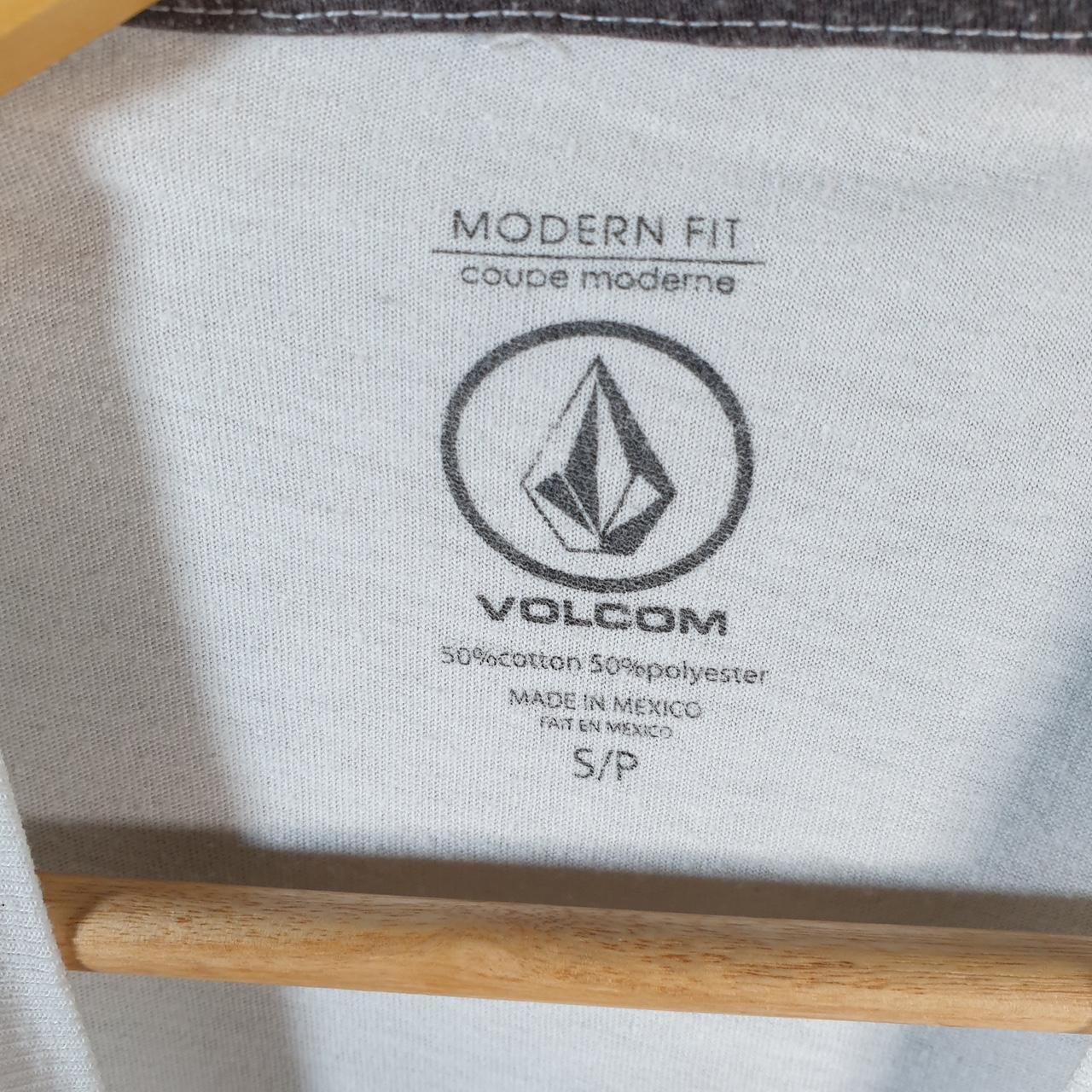 Vintage Volcom Y2K Spellout T Shirt Shirt Men’s Small White Logo Graphic