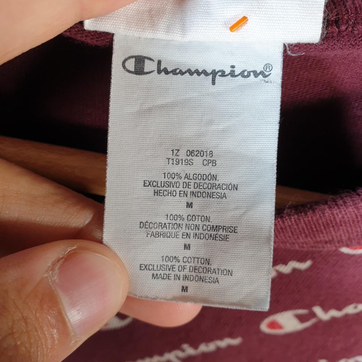 Vintage Champion AOP Spellout Logo T Shirt Mens Medium Burgundy Red USA Athletic