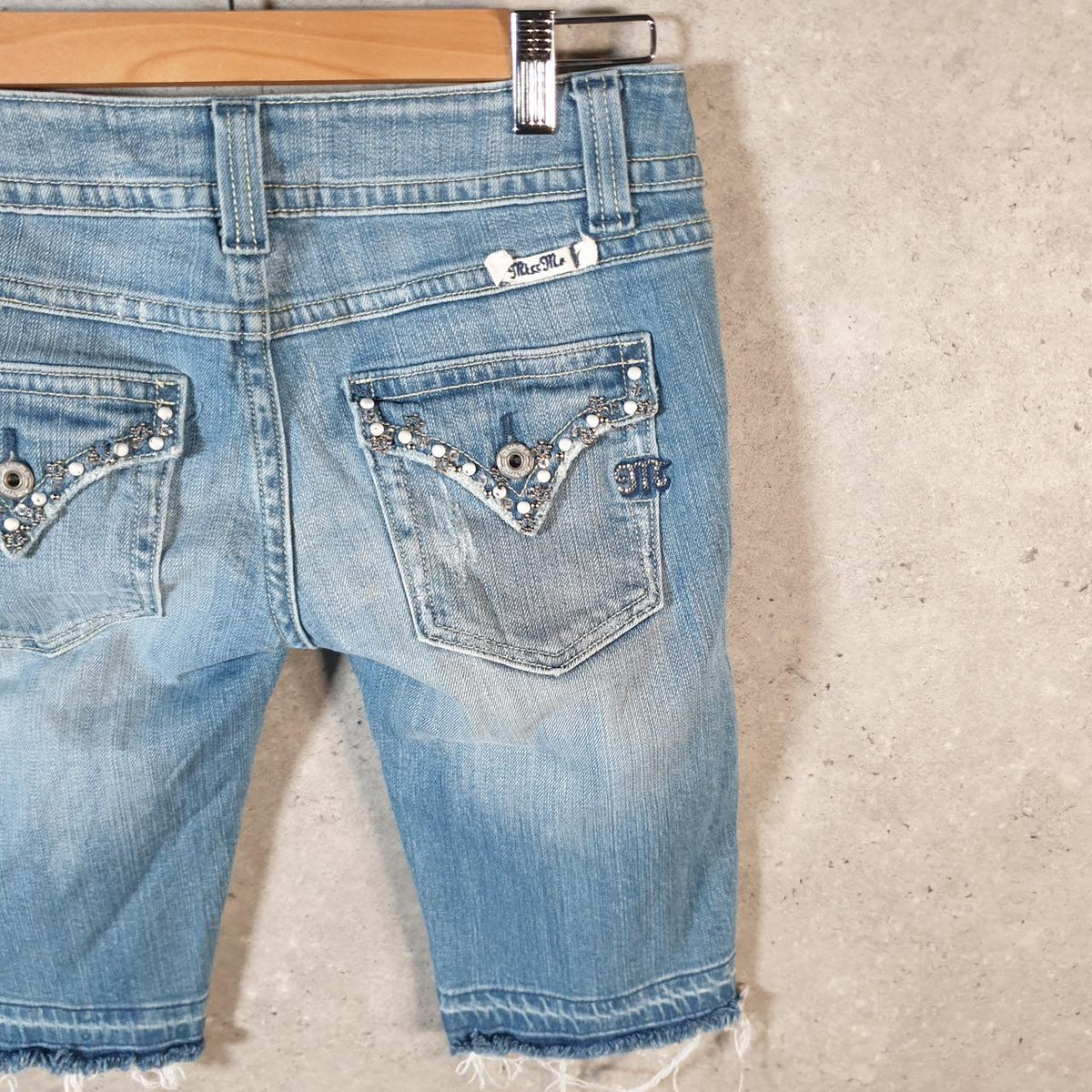 Vintage Miss Me Baggy Y2K Hip Hop Jeans Shorts Jorts Womens W28 Blue Denim Low Rise