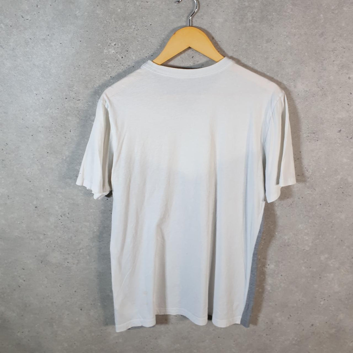 Vintage Nike Club Spellout T Shirt Mens Medium White Logo Swoosh Athletic