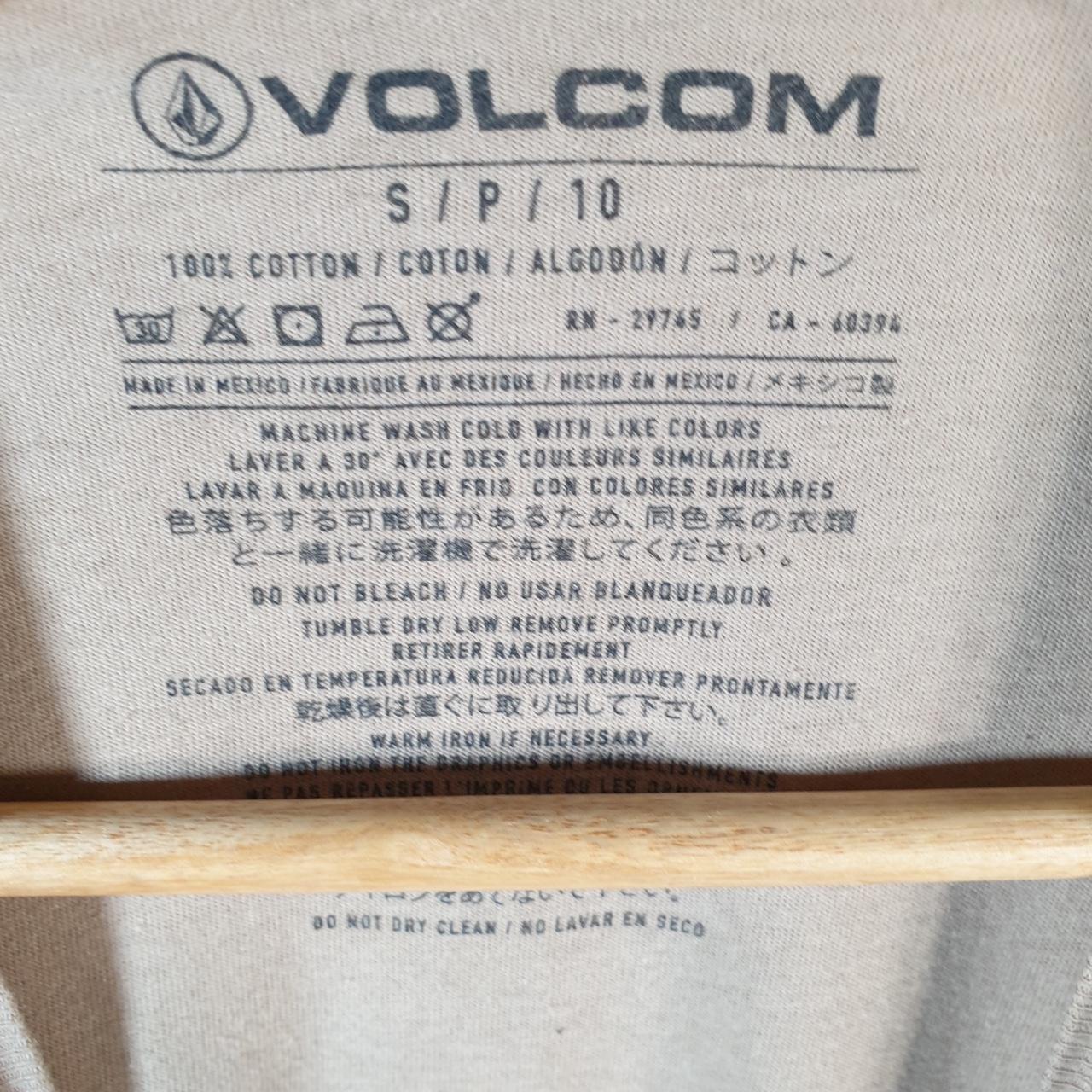 Vintage Volcom Y2K T Shirt Men’s Small Beige Casual Sports Logo Athletic