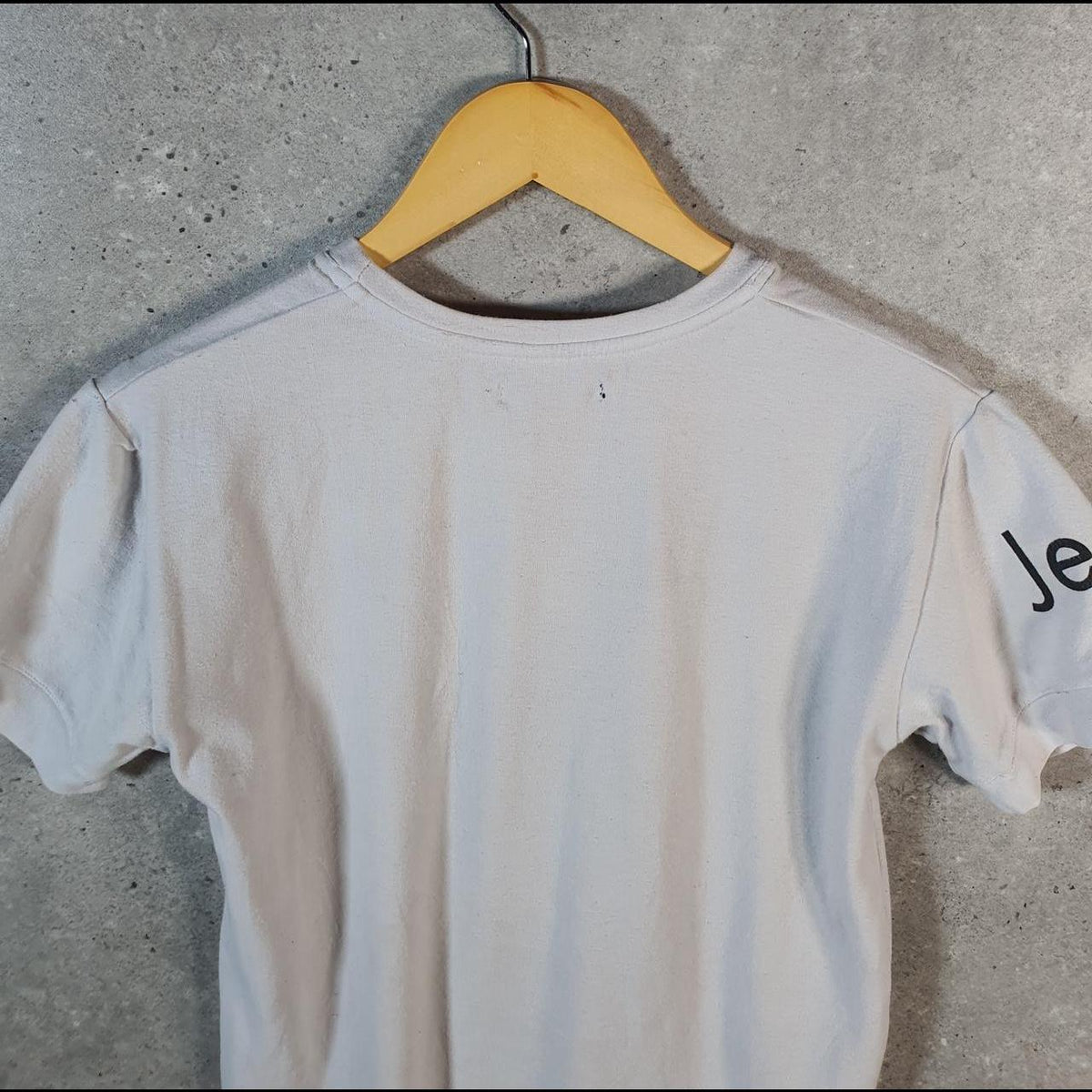 Vintage Calvin Klein Spellout T Shirt Men’s XS White Casual Sports C9838