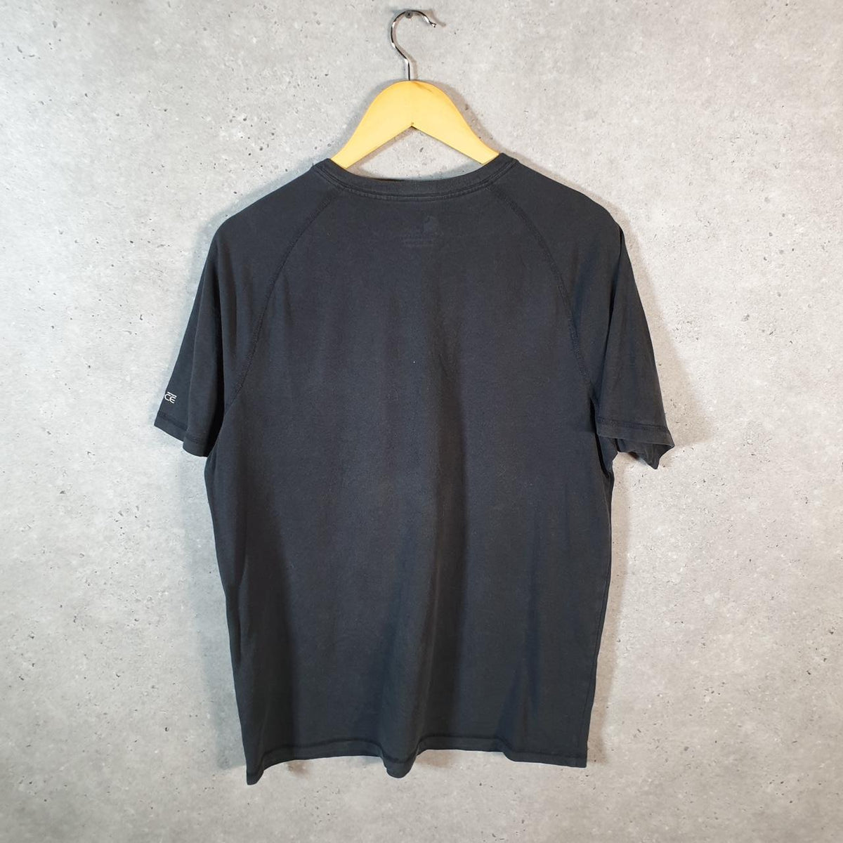 Vintage Carhartt Pocket T Shirt Men’s Medium Black Workwear Chore Utility Relaxed Fit C9173