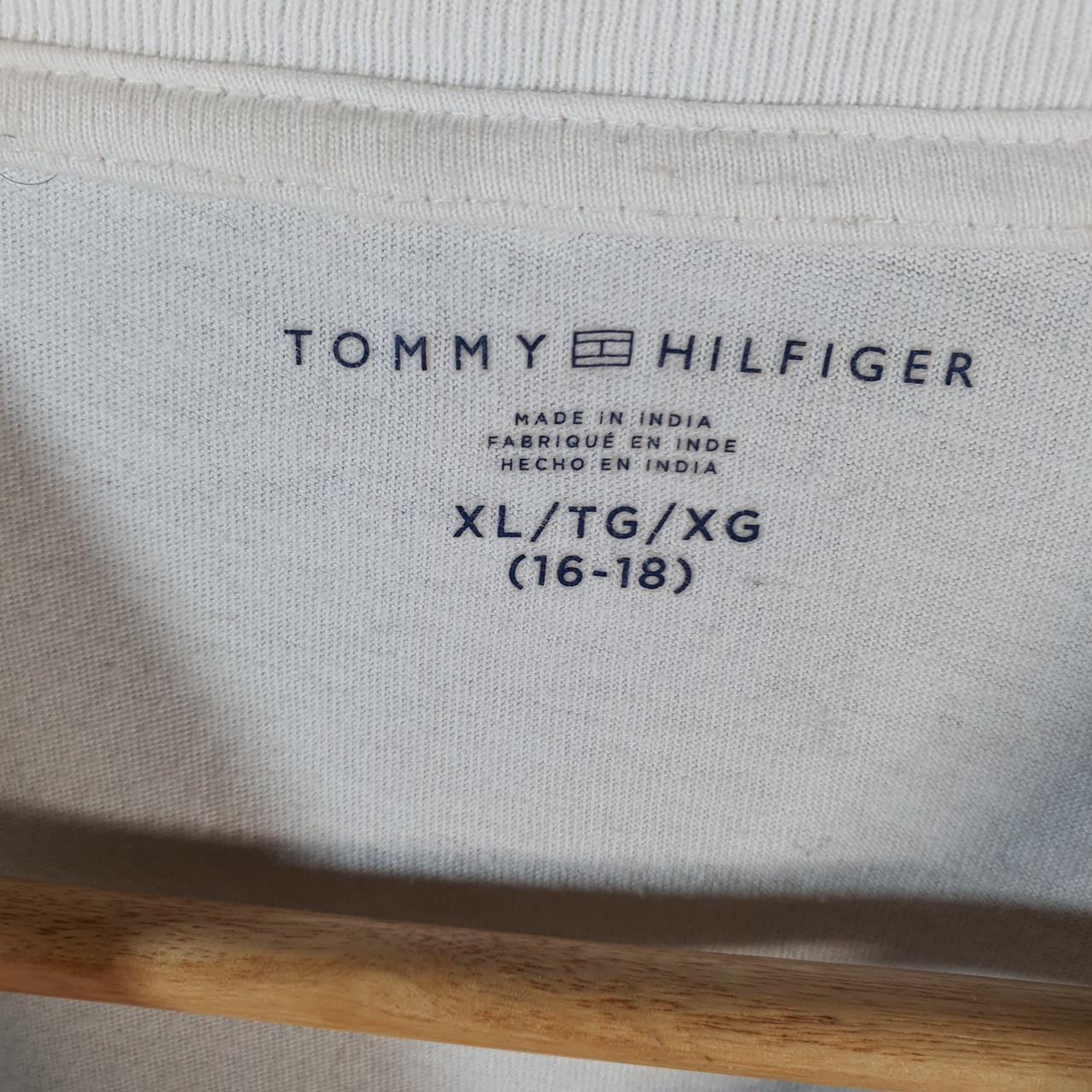Vintage Tommy Hilfiger T Shirt Womens XL White Logo Embroidered Round Neck