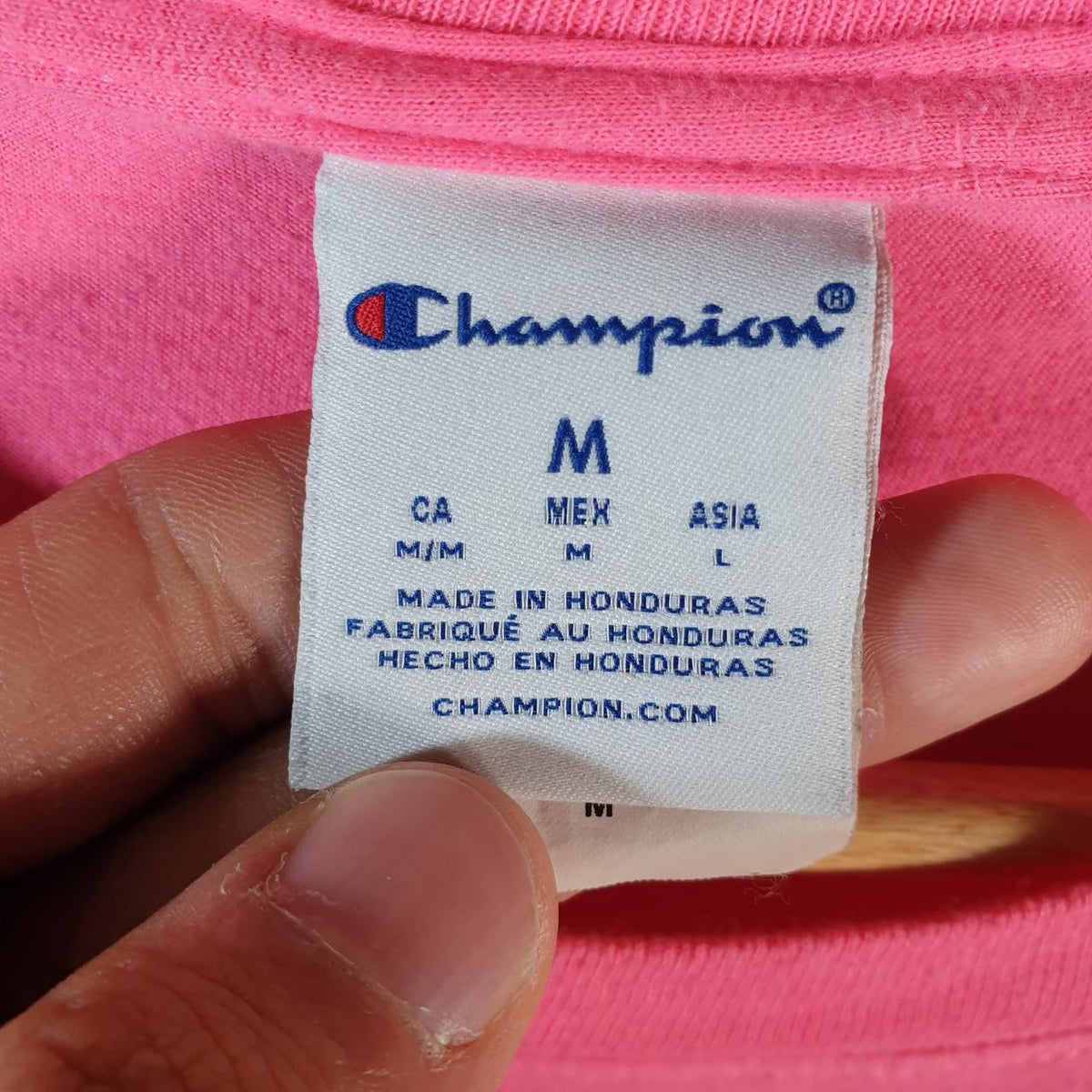 Vintage Champion Embroidered Logo T Shirt Men’s Medium Pink Athletic