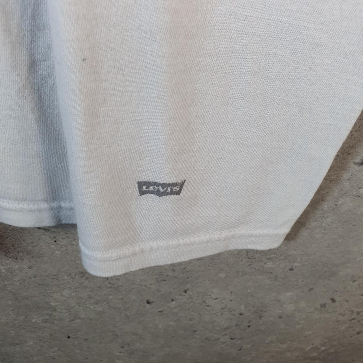 Vintage Levis Spellout T Shirt Shirt Men’s Large White Logo Athletic Casual