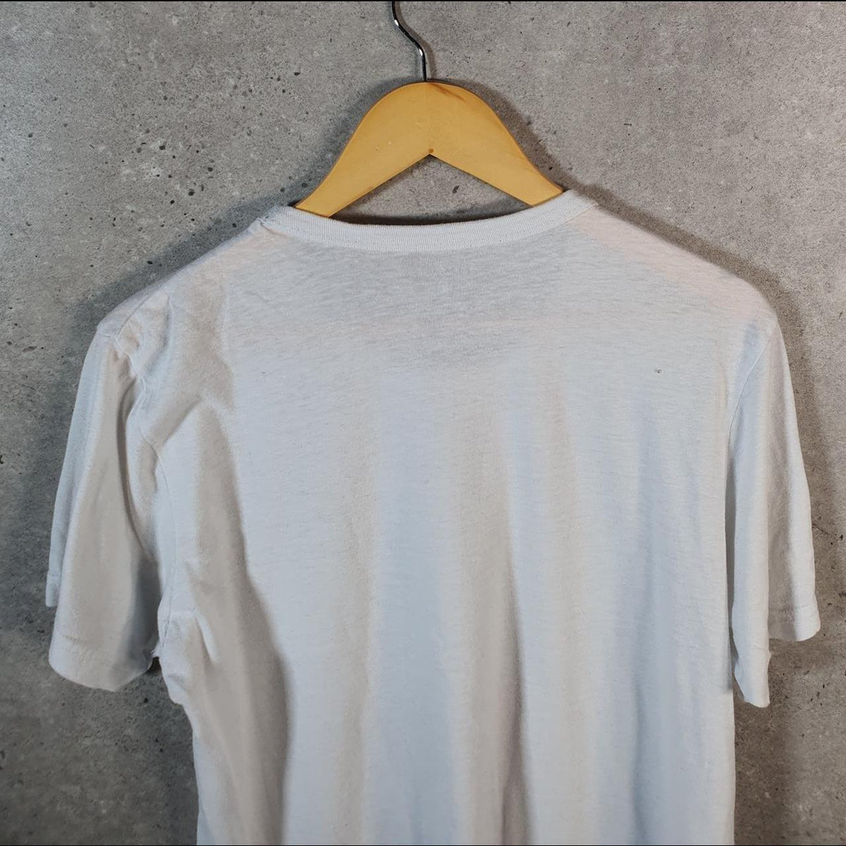 Vintage Hurley T Shirt Men’s White Large Casual Sports Logo Athletic C9799
