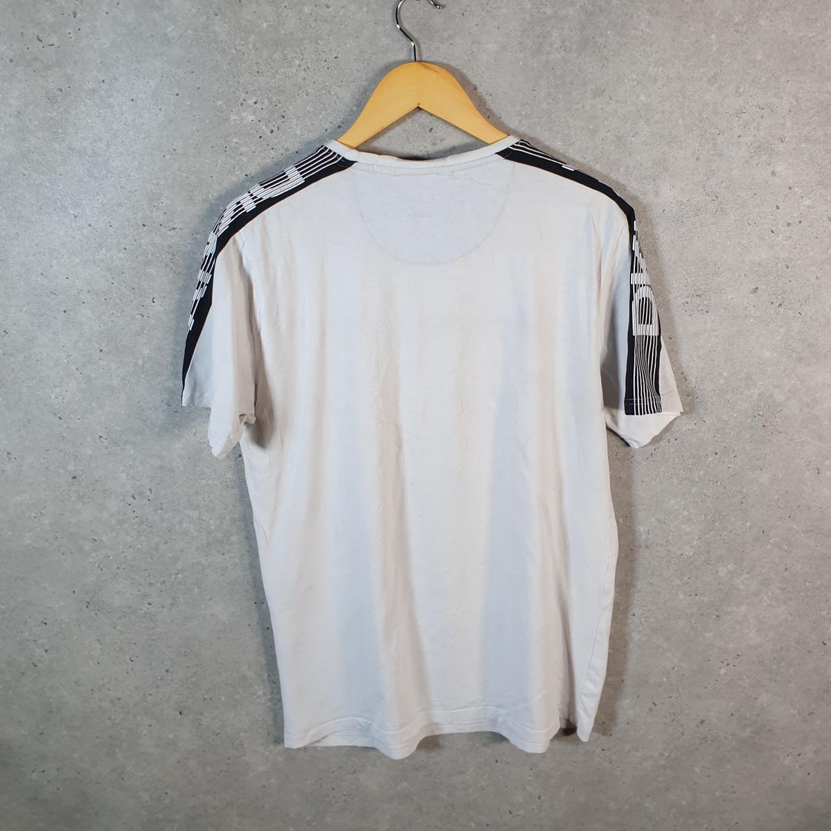 Vintage DKNY Spellout T Shirt Men’s Medium White Graphic Logo Casual C9953