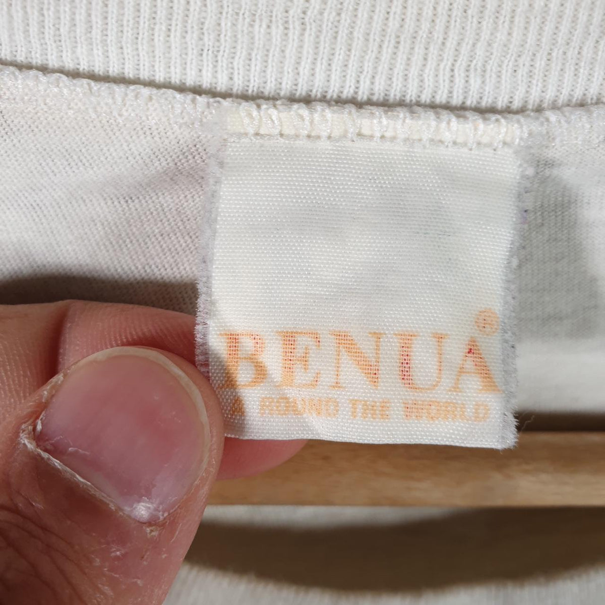 Vintage Benua Parachuting Indonesia 1991 Lombok Single Stitch T Shirt Men’s Small White