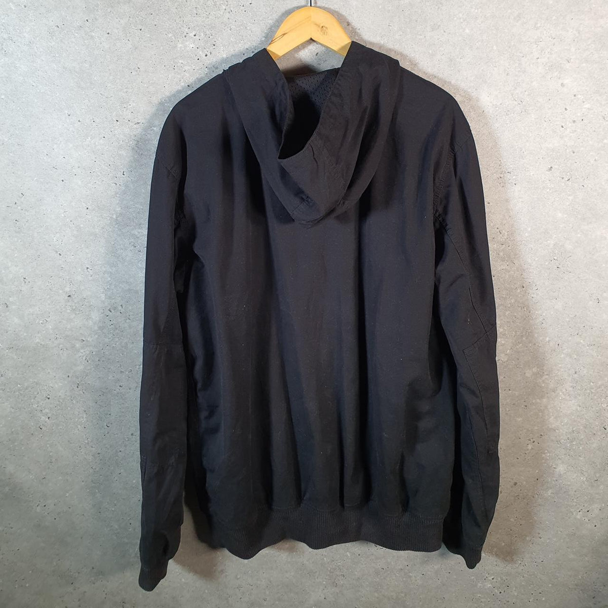 Vintage Carhartt 90s Active Hooded Jacket Men’s Large Black Workwear J298 BLK Canvas USA Big Fish Vintage