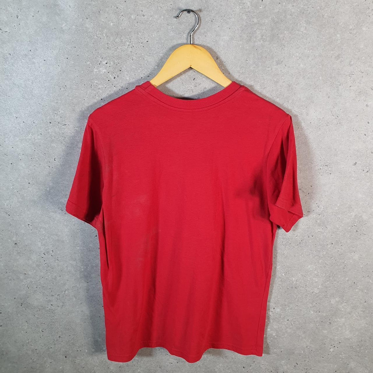 Vintage Disney Land Mickey Mouse T Shirt Men’s Medium Red Graphic Cartoon