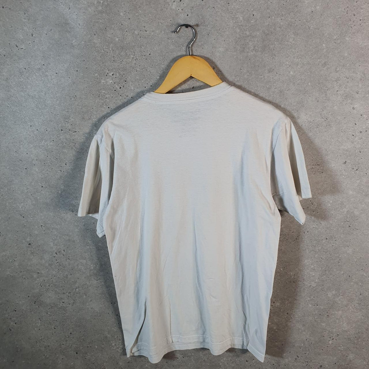 Vintage Hurley Graphic T Shirt Men’s White Medium Casual Sports Logo Athletic