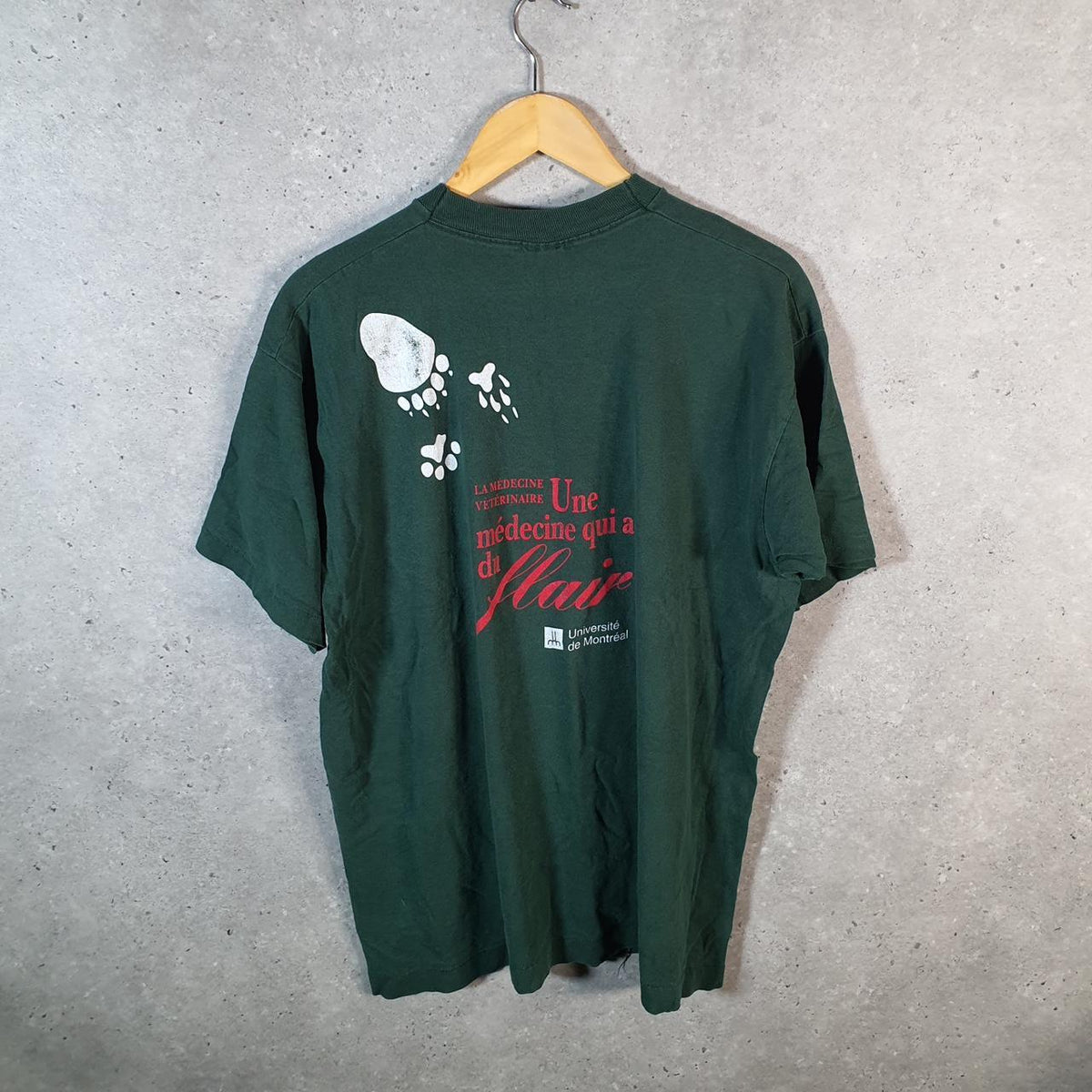 Vintage Fruit of the Loom Dog Montreal Uni 90s USA Single Stitch T Shirt Men’s XL Green Big Fish Vintage