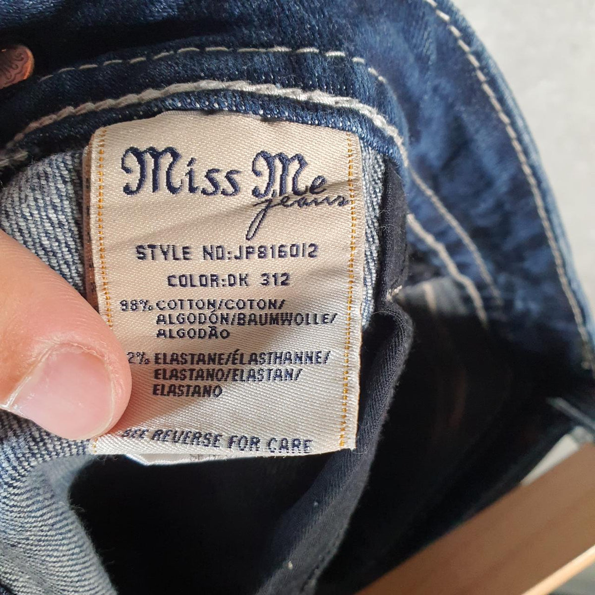 Vintage Miss Me Baggy Y2K Hip Hop Jeans Shorts Jorts Womens W27 Blue Denim Low Rise