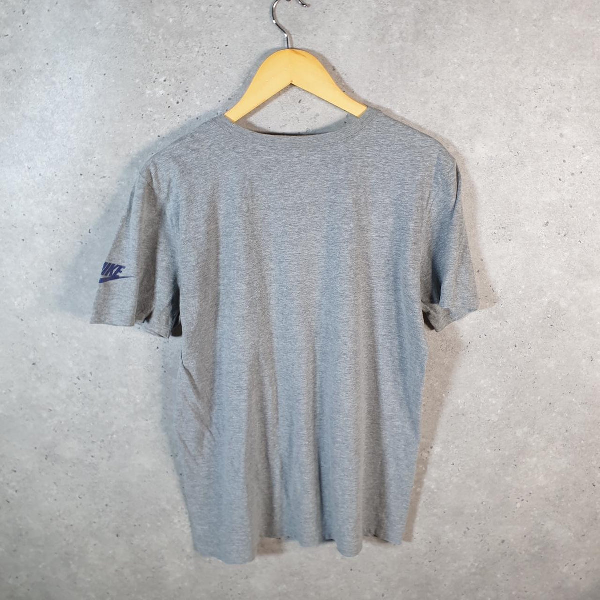 Vintage Nike Spellout Club T Shirt Men’s Medium Grey Logo Swoosh Athletic C9960