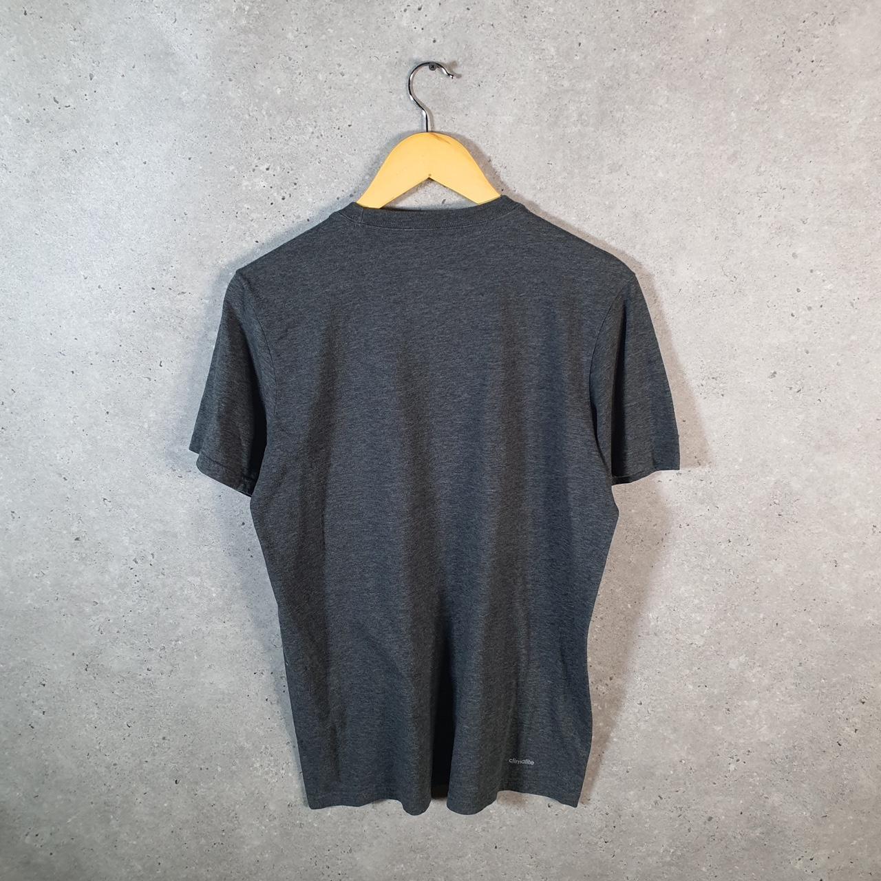 Vintage Adidas Go Tee T Shirt Shirt Men’s Medium Grey Three Stripes Logo Athletic C9676