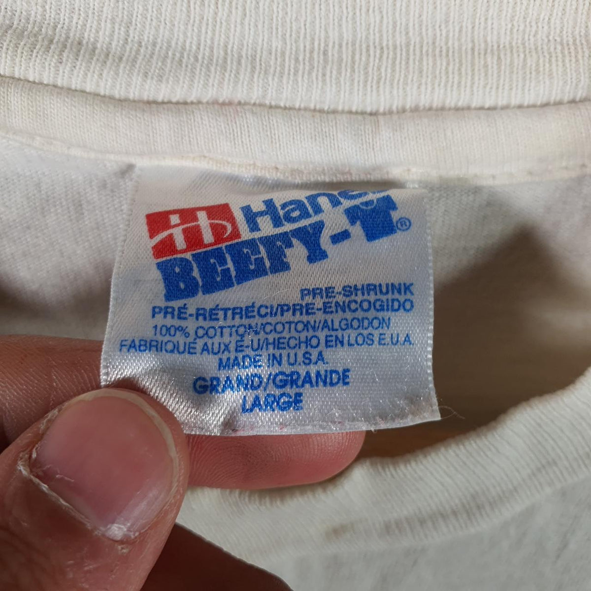 Vintage Hanes Beefy Happy Holidays 90s USA Single Stitch T Shirt Men’s Large White Big Fish Vintage