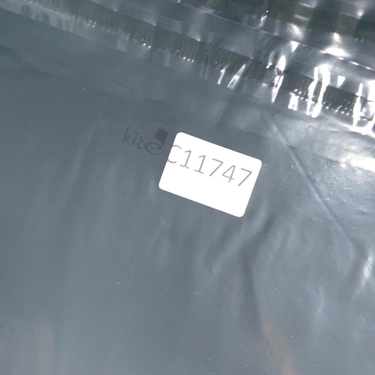 Vintage Tommy Hilfiger T Shirt Men’s XL White Classic Fit Embroidered Logo