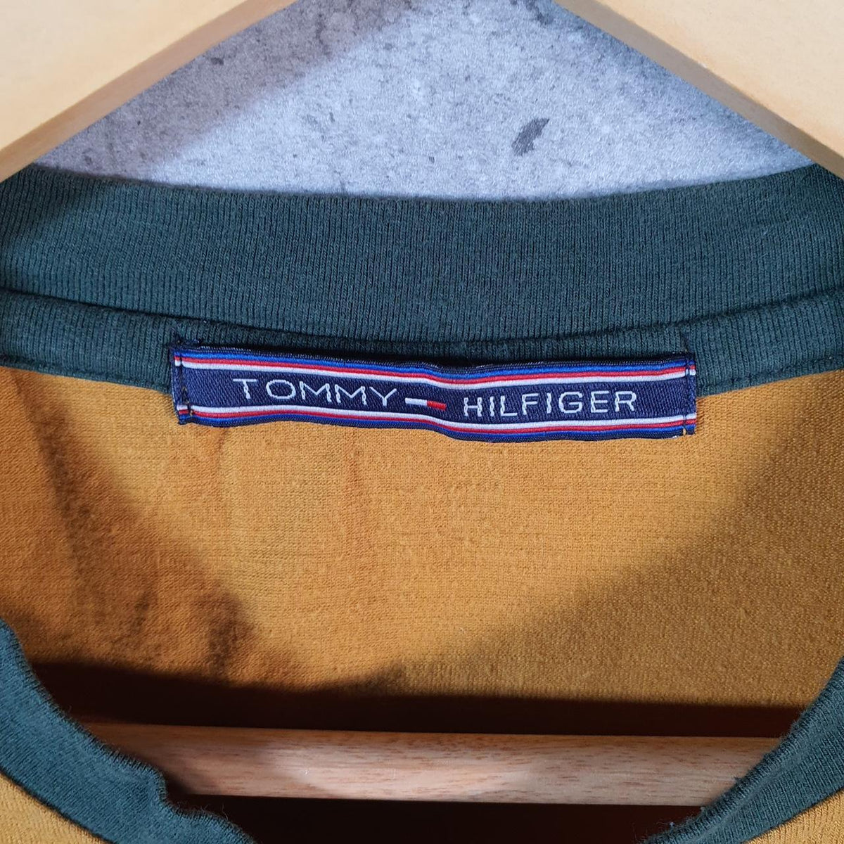 Vintage Tommy Hilfiger T Shirt Men’s Medium Green Yellow Striped Custom Fit Embroidered Logo