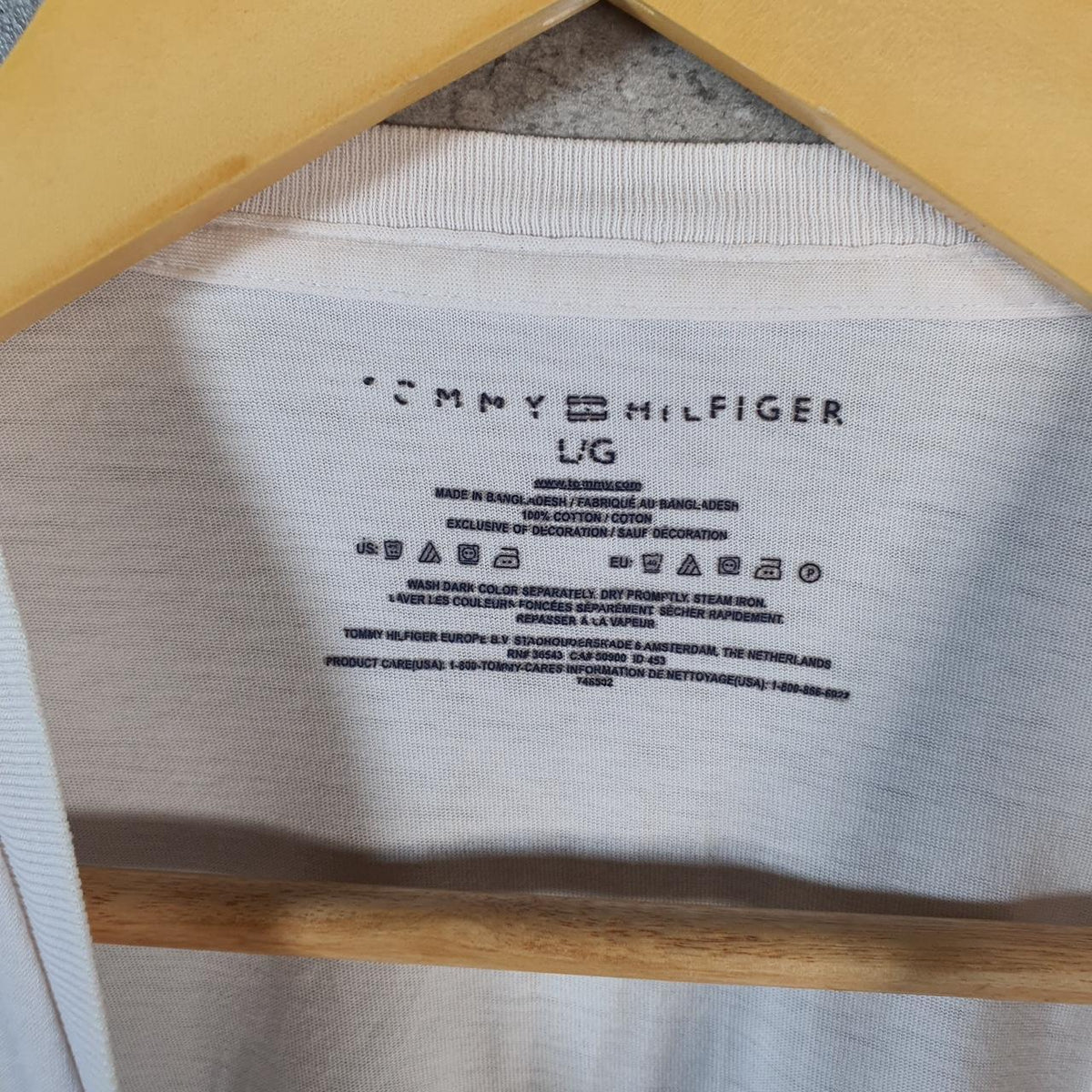 Vintage Tommy Hilfiger T Shirt Men’s Large White Classic Fit Embroidered Logo
