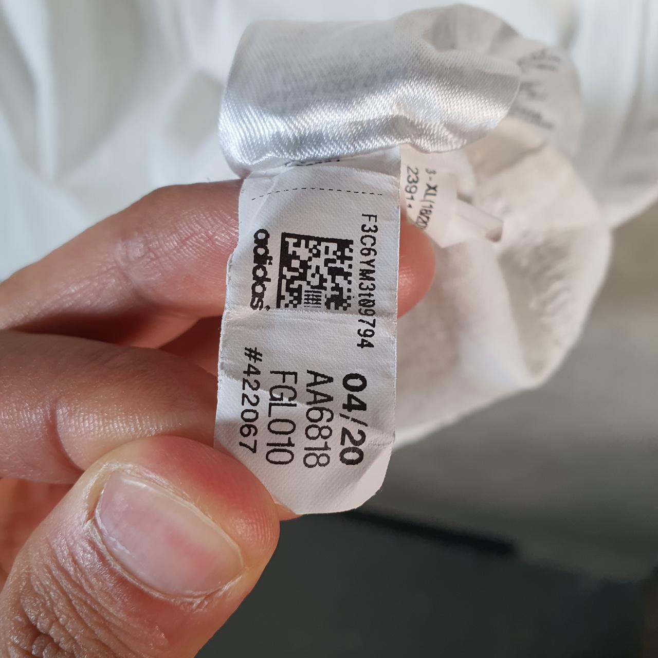 Vintage Adidas Spellout Tee T Shirt Womens XL White Three Stripes Logo Athletic