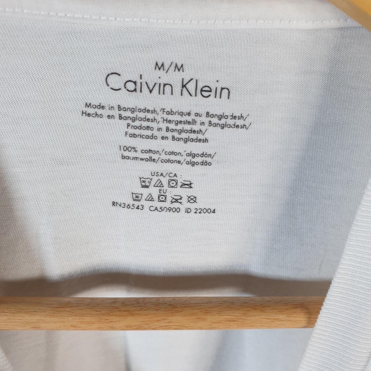Vintage Calvin Klein Graphic T Shirt Men’s Medium White Regular Fit Spellout Logo