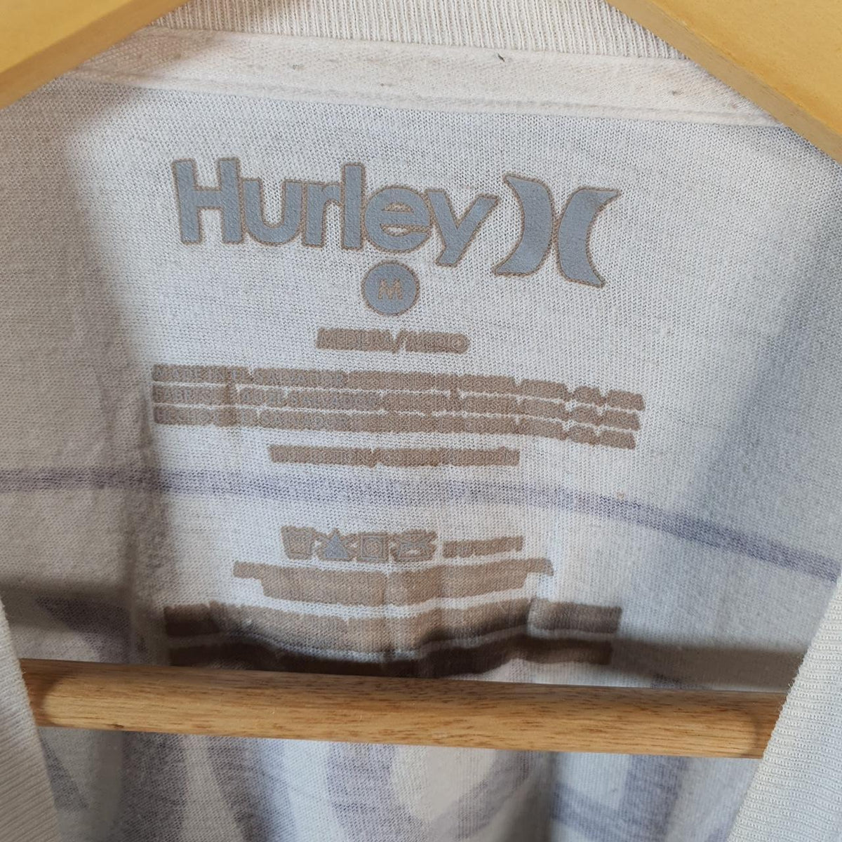 Vintage Hurley Graphic T Shirt Men’s White Medium Casual Sports Logo Athletic
