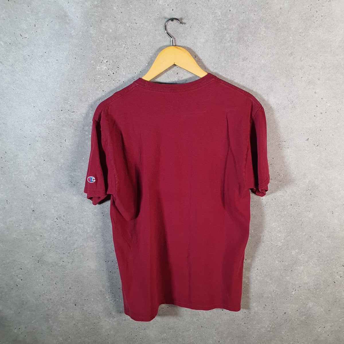 Vintage Champion Embroidered Spellout Umass Dad T Shirt Men’s Medium Red USA Athletic