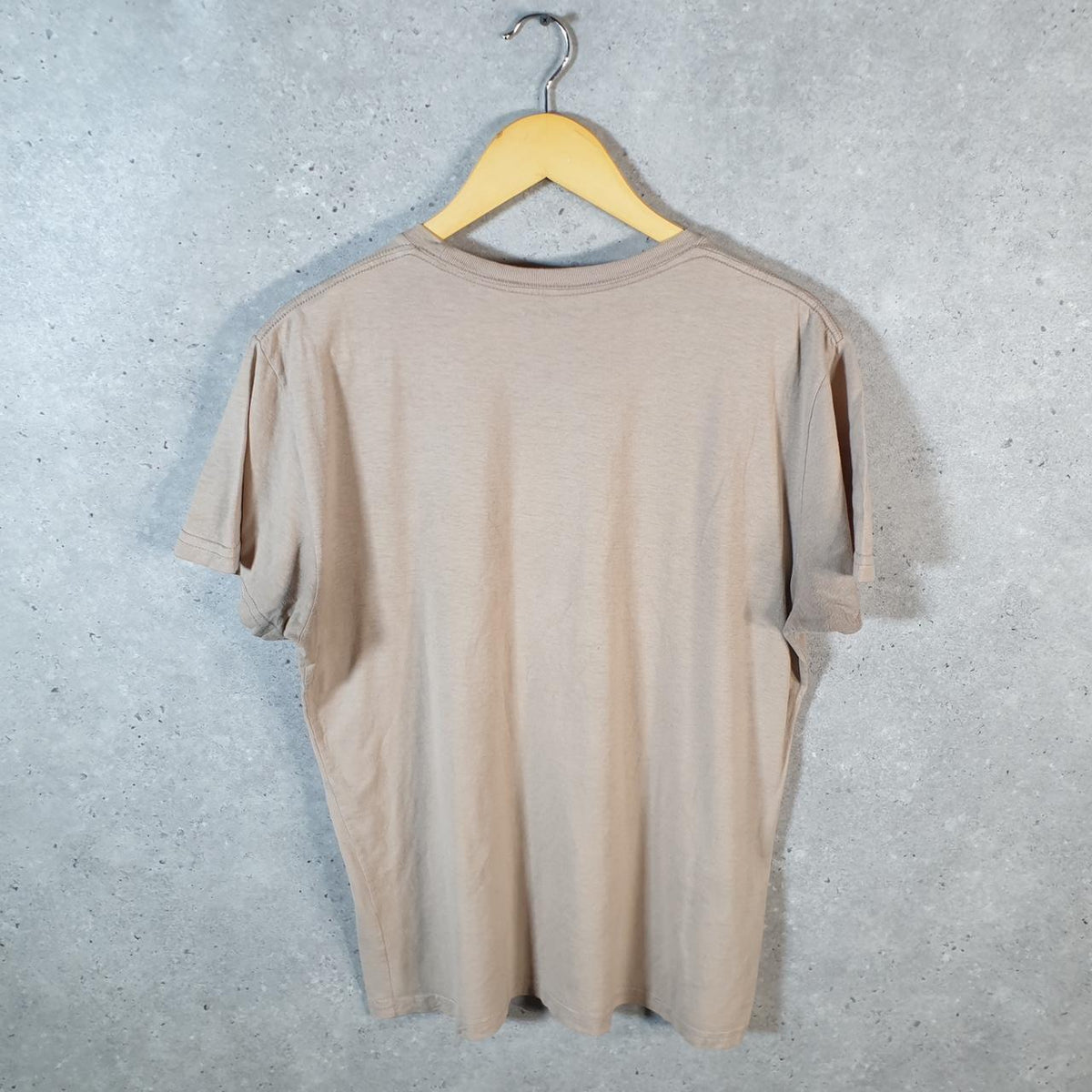 Vintage Volcom Y2K T Shirt Men’s Small Beige Casual Sports Logo Athletic