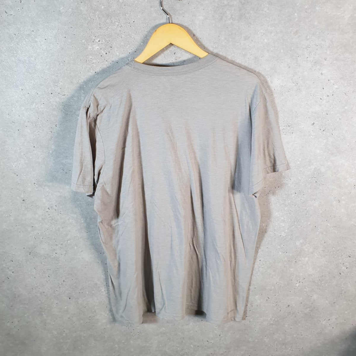 Vintage Adidas Go To Tee Performance T Shirt Men’s XL Grey Graphic Three Stripes Athletic