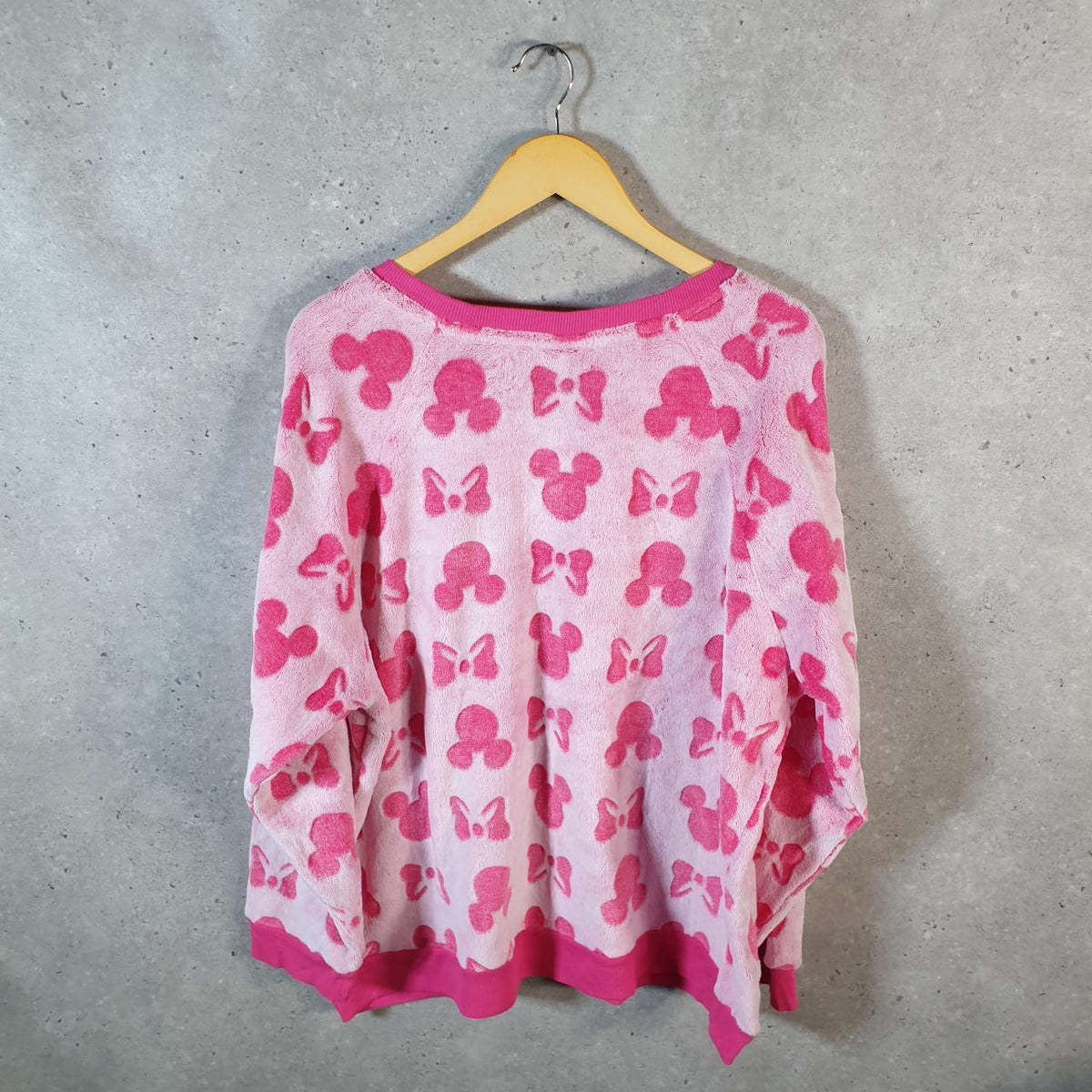 Disney Mickey Mouse Fleece Pullover Sweatshirt Mens 2XL Pink All Over Print AOP Logo