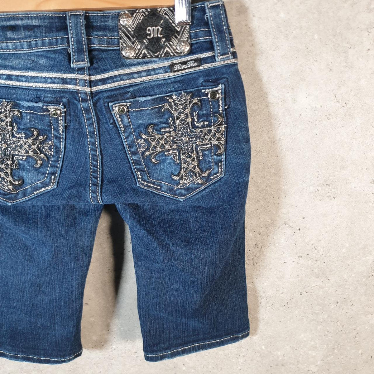Vintage Miss Me Baggy Y2K Hip Hop Jeans Shorts Jorts Womens W24 Blue Denim Low Rise