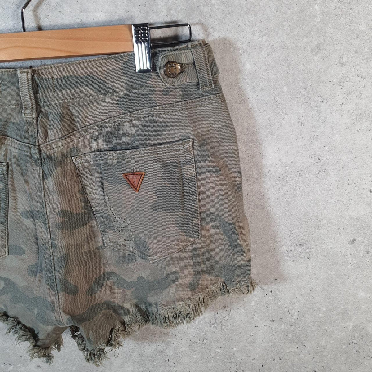 Vintage Guess Camouflage Shorts Jorts Cargo Womens W29 Brown Relaxed Denim