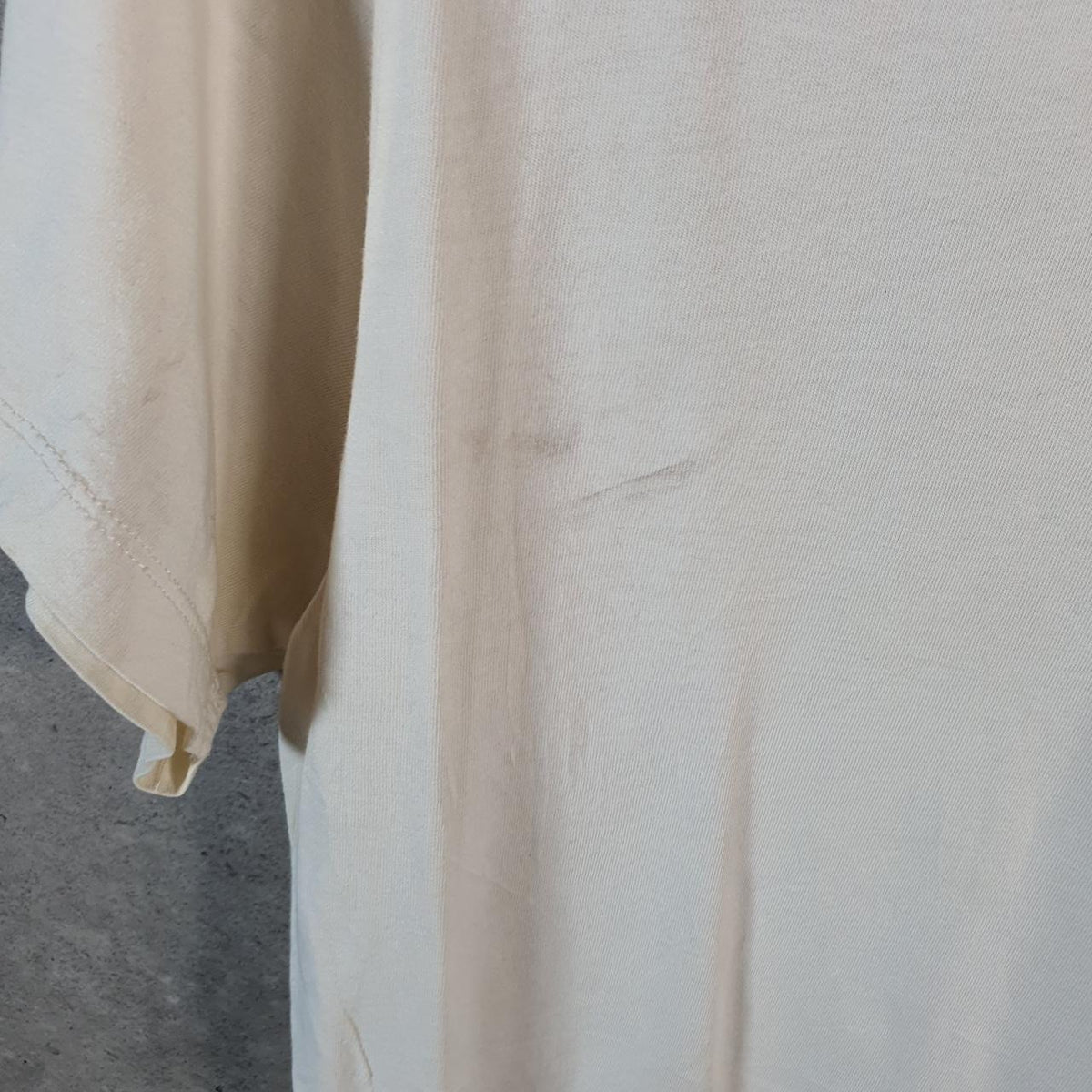 Vintage Calvin Klein Graphic T Shirt Men’s Medium White Regular Fit Spellout Logo