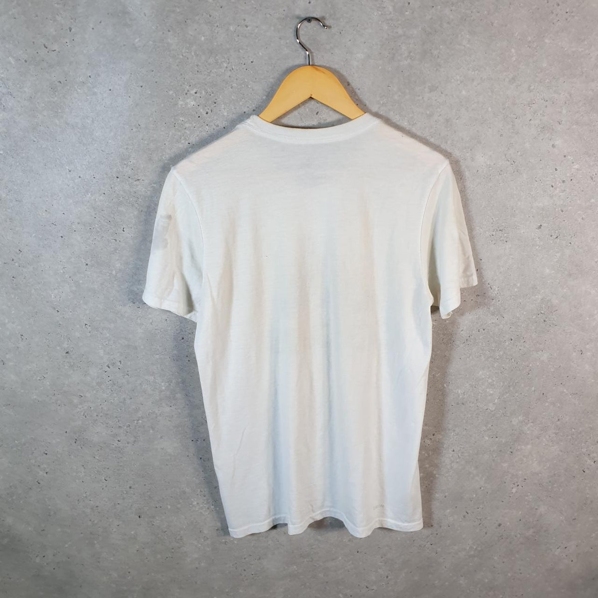Vintage Adidas Go To Performance T Shirt Shirt Men’s Medium White Three Stripes Logo Athletic C9869