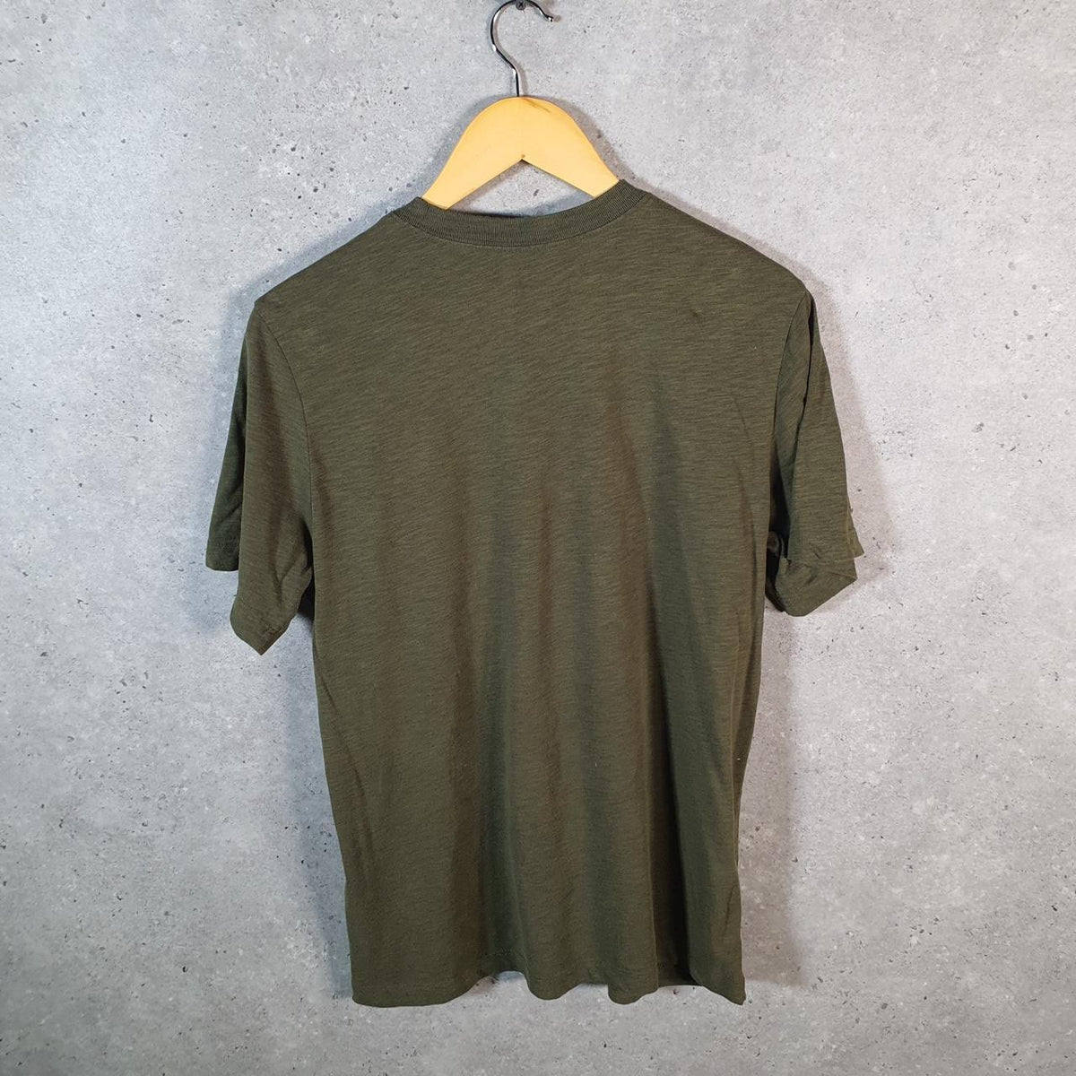 Vintage Nike Dri Fit Spellout T Shirt Shirt Men’s Medium Khaki Green Swoosh Logo Athletic C9749