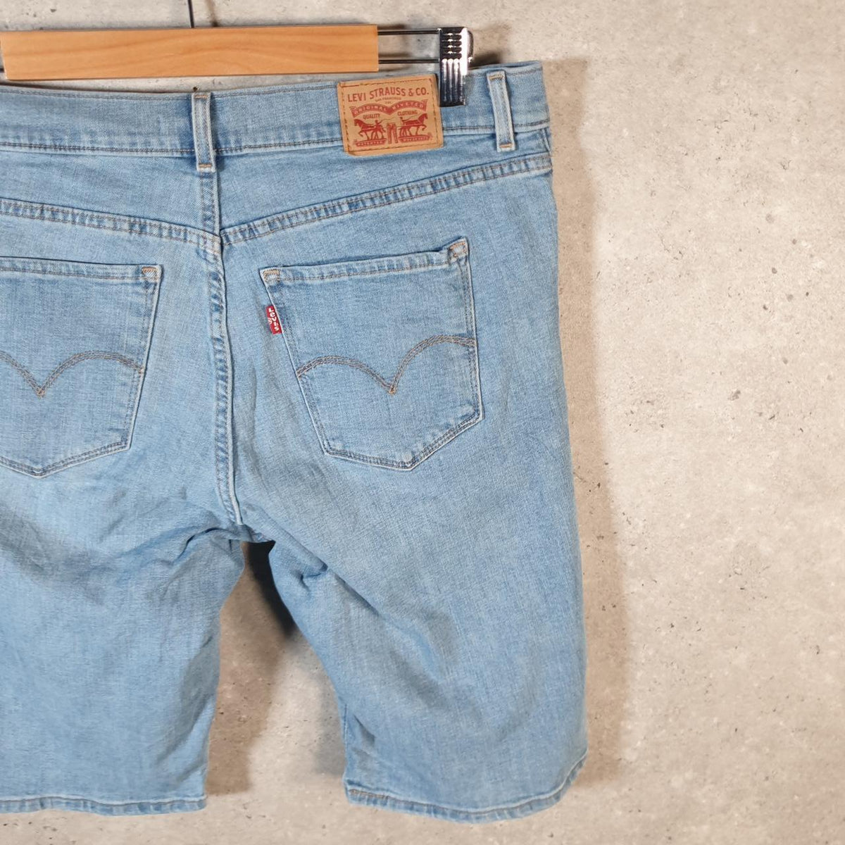 Vintage Levi’s Baggy Shorts Jorts Cargo Womens W31 Blue Relaxed Denim