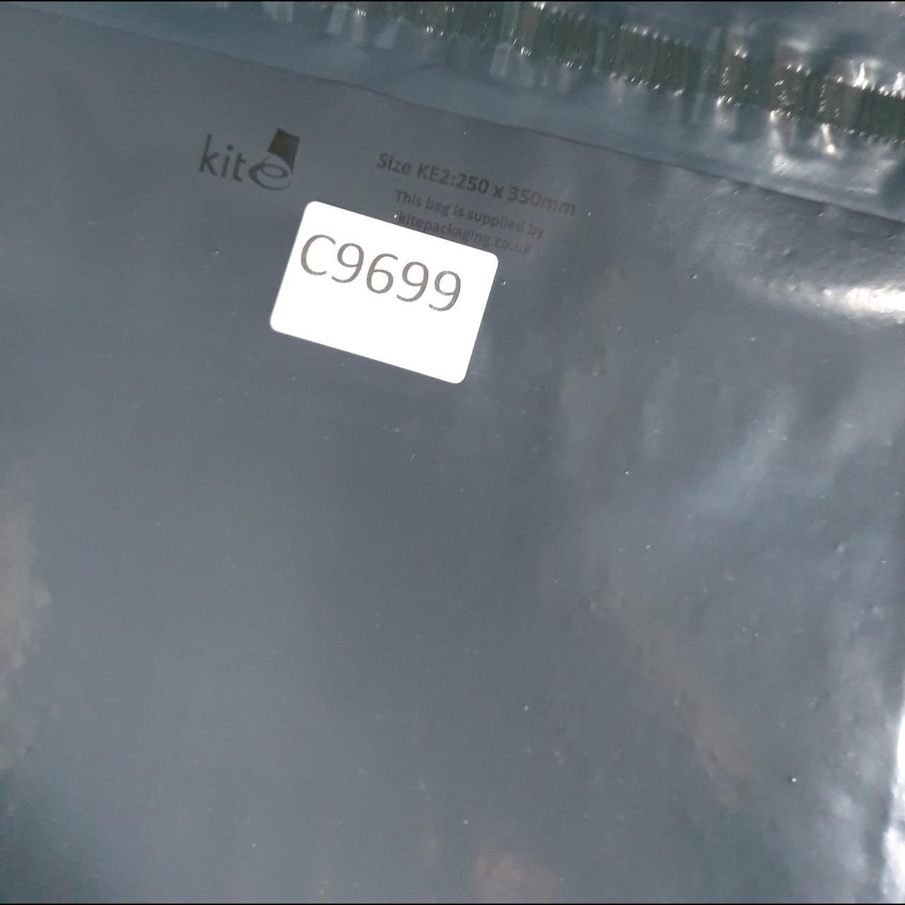 Vintage Adidas Spellout T Shirt Shirt Men’s Medium White Three Stripes Logo Athletic C9699