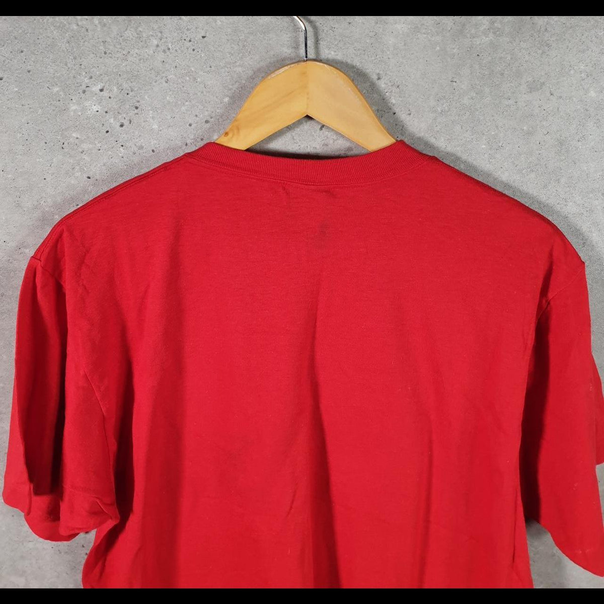Vintage Sneakers Wenglikowski Family 1987 Graphic USA Single Stitch T Shirt Men’s XL Red