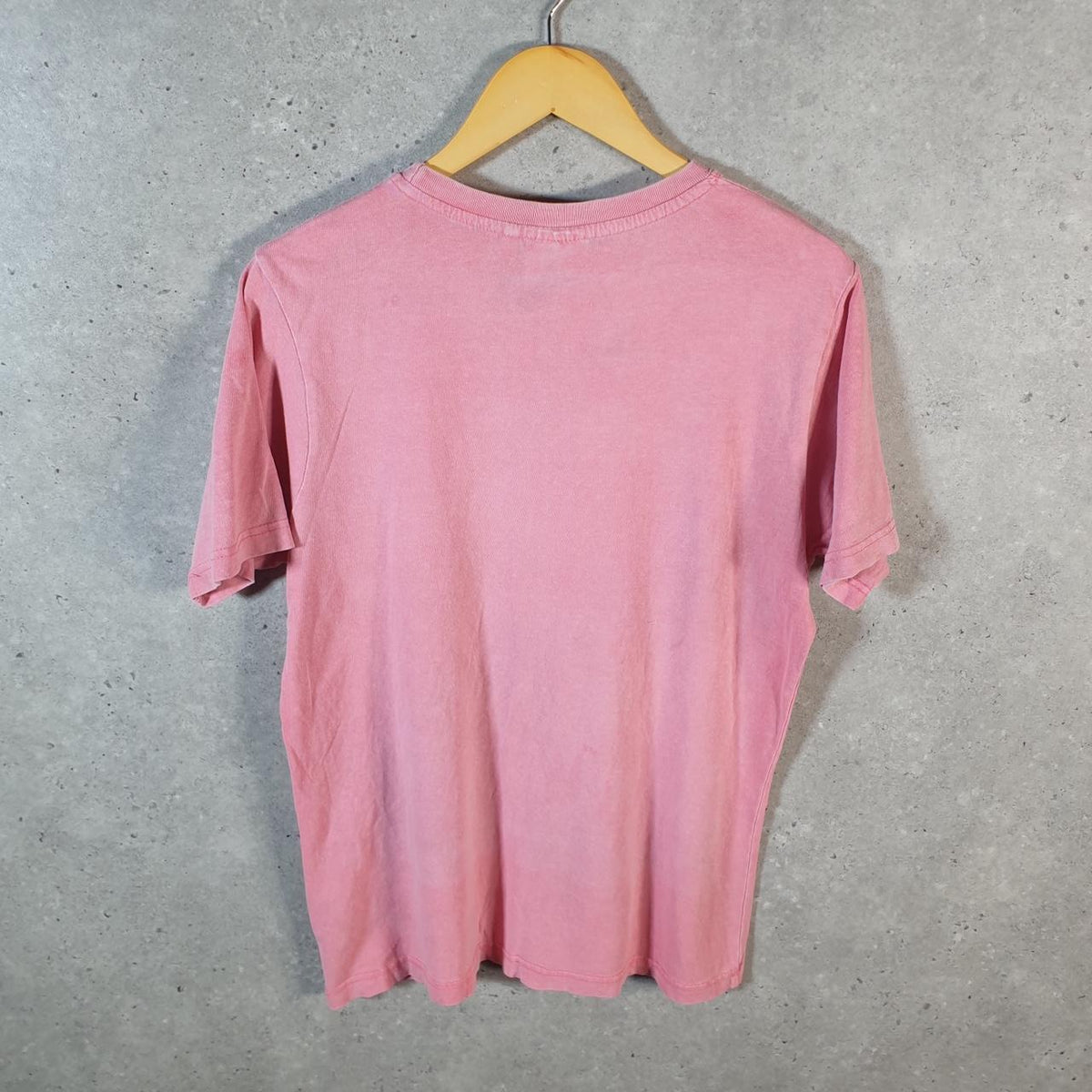 Vintage Alvin’s Island Pensacola Beach T Shirt Men’s Small Pink Casual Sports Logo Athletic