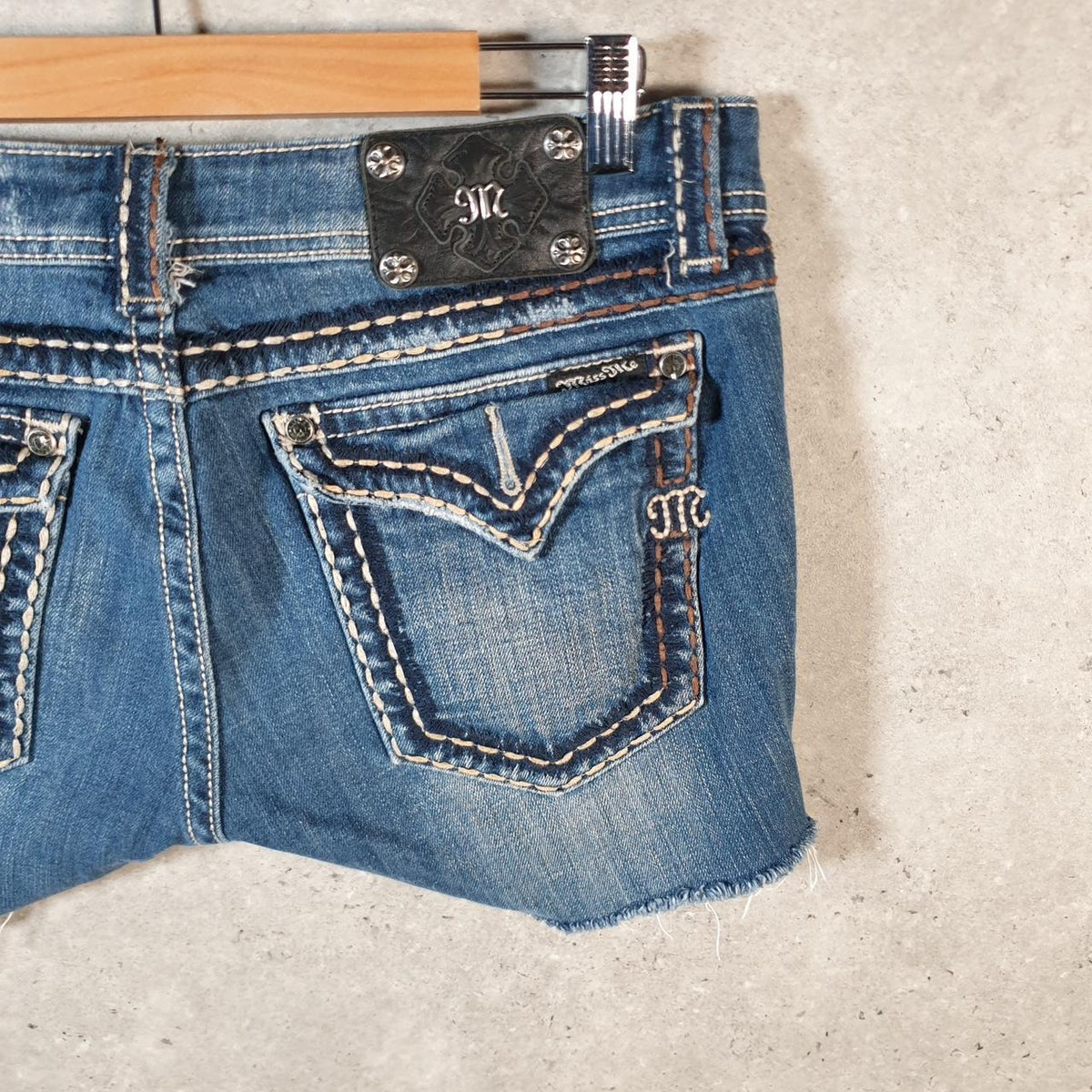 Vintage Miss Me Baggy Y2K Hip Hop Jeans Shorts Jorts Womens W32 Blue Denim Low Rise