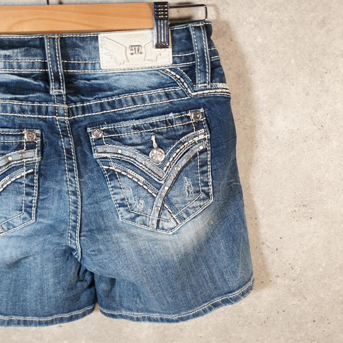 Vintage Miss Me Baggy Y2K Hip Hop Jeans Shorts Jorts Womens W26 Blue Denim Low Rise