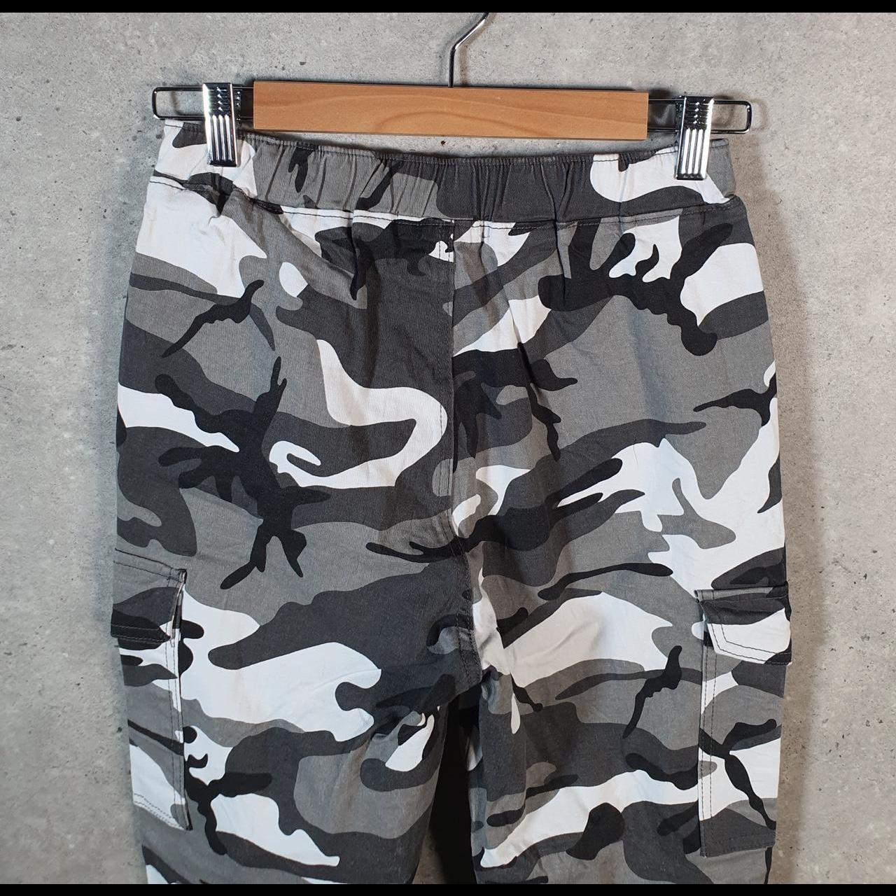 Vintage Almost Famous Camouflage Army Cargo Trousers Womens Medium Grey RealTree Big Fish Vintage