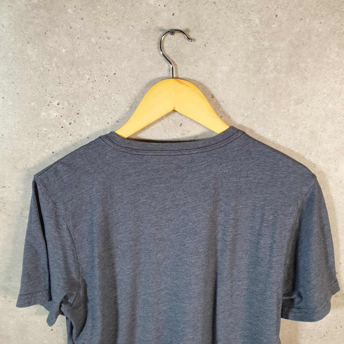 Vintage Adidas Spellout T Shirt Shirt Men’s Medium Grey Three Stripes Logo Athletic C9702
