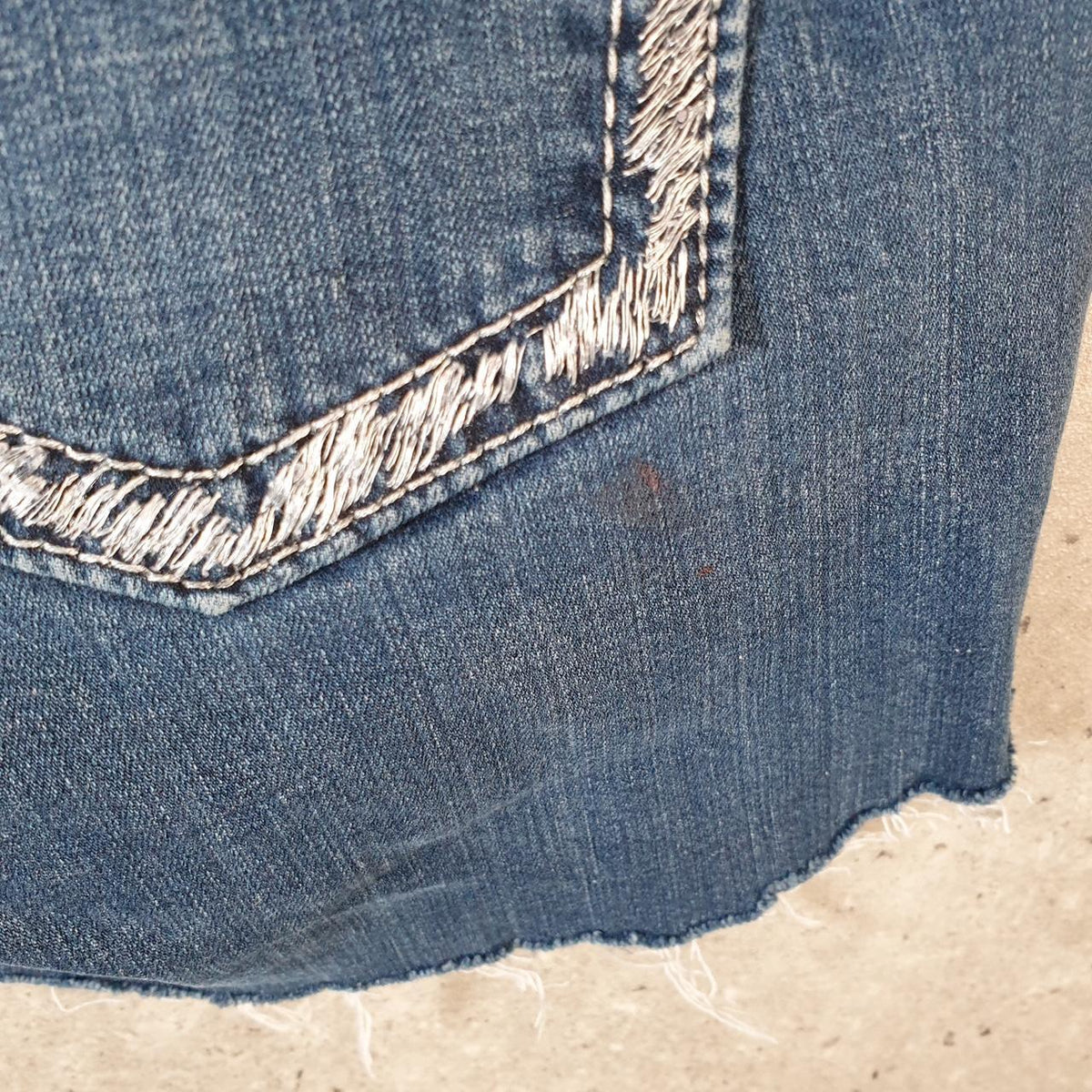 Vintage Miss Me Baggy Y2K Hip Hop Jeans Shorts Jorts Womens W32 Blue Denim Low Rise