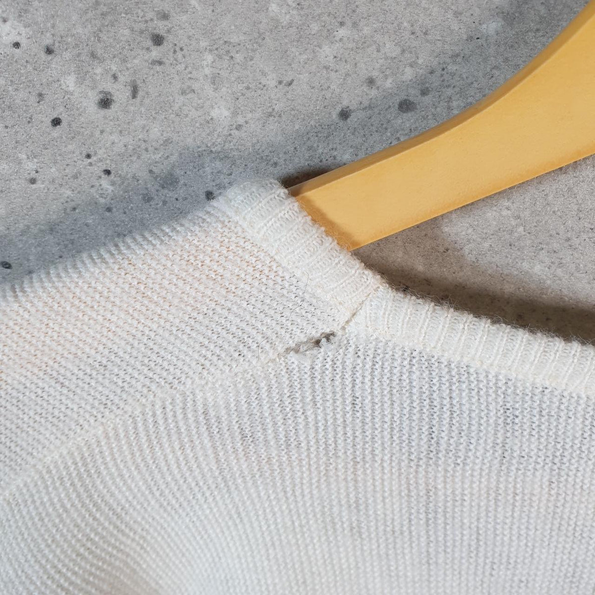 Vintage Izod Lacoste Knit Sweater Mens Medium White Y2K Jumper Logo