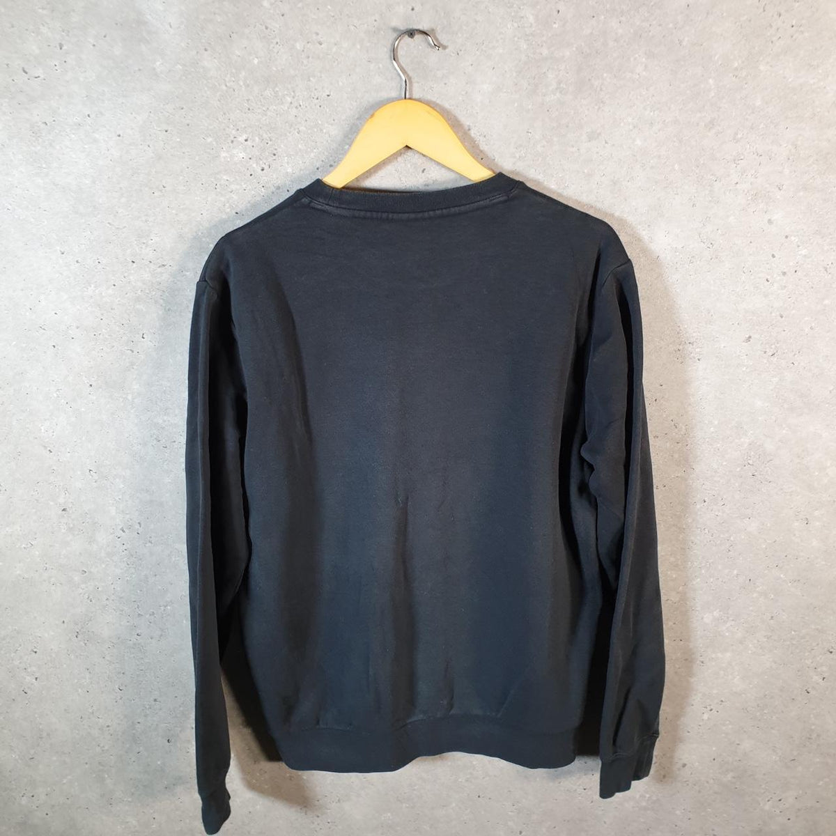 Vintage Nike Club Embroidered Sweatshirt Men’s Medium Black Swoosh Y2K Pullover Logo