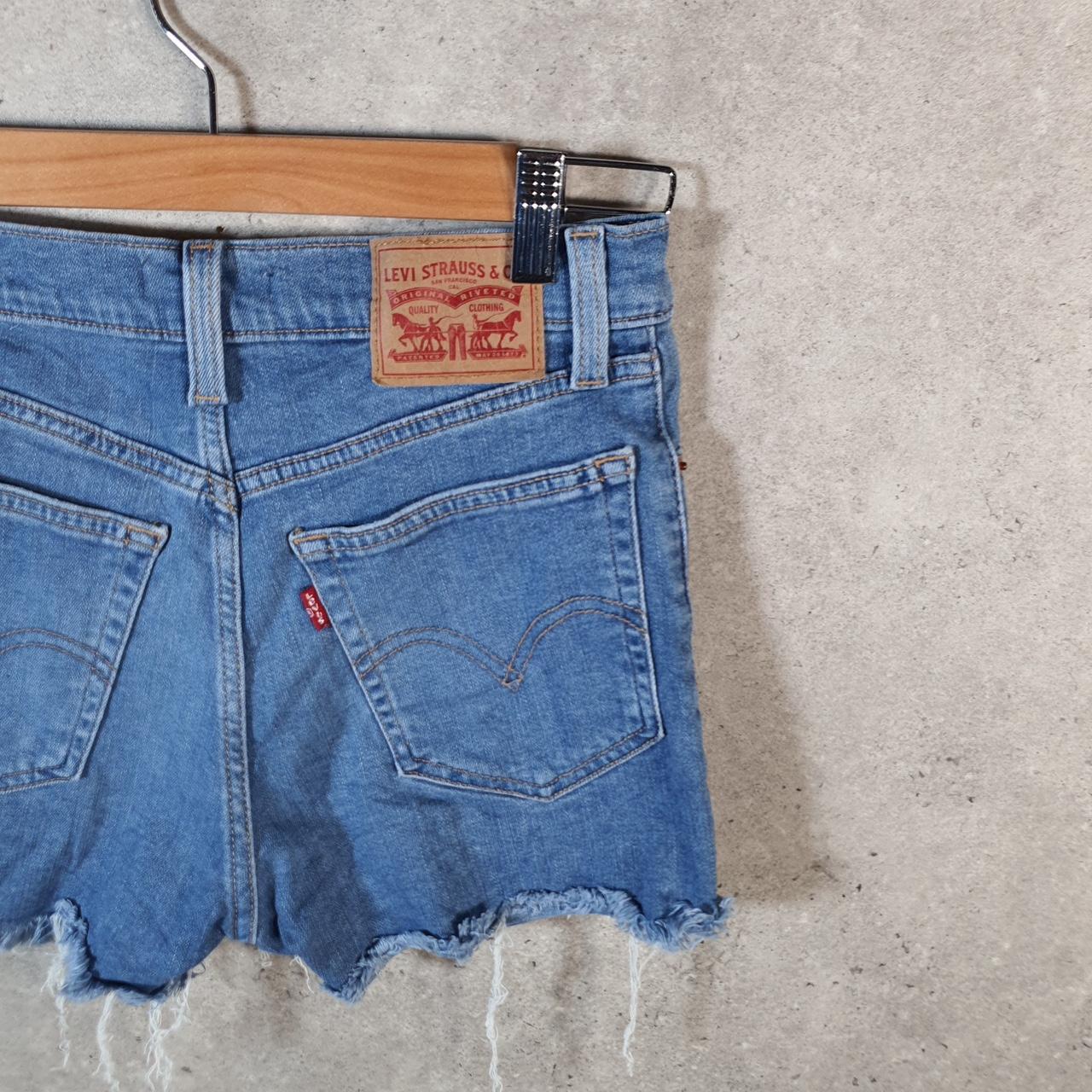 Vintage Levi’s Cut Off Shorts Jorts Cargo Womens W26 Blue Relaxed Denim