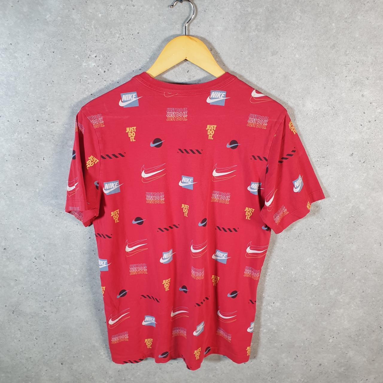 Vintage Nike Spellout T Shirt Men’s Medium Red All Over Print Logo Swoosh Athletic