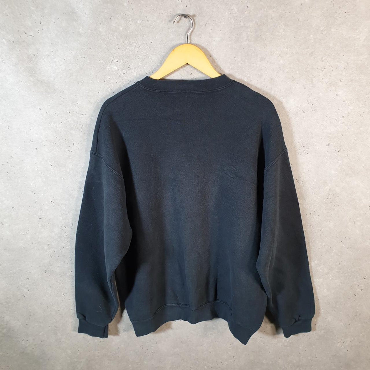 Vintage Lee Ultraweight Sweatshirt Men’s Large Black USA ZTA Pullover Spellout